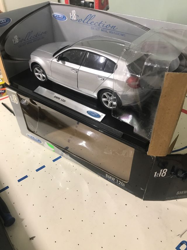 BMW 120i Welly 1:18 Plata nuevo leer  descripccion