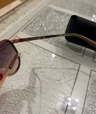 Gafas Guess Aviador Marrón y Dorado