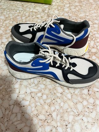 Zapatillas Umbro Talla 45 Azul y Blanco