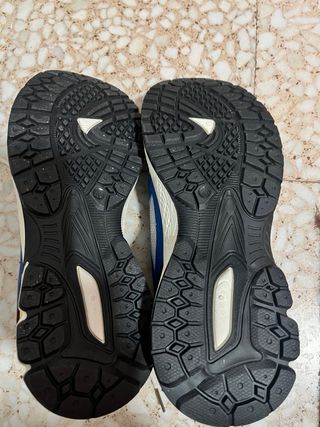 Zapatillas Umbro Talla 45 Azul y Blanco