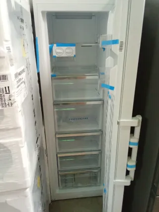 Congelador vertical Daewoo nuevo