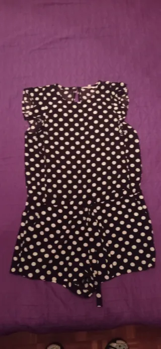 Mono corto lunares mujer