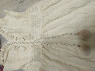 Vestido largo encaje beige