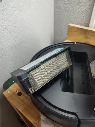 Robot Conga 3290 para piezas. El cargador ok