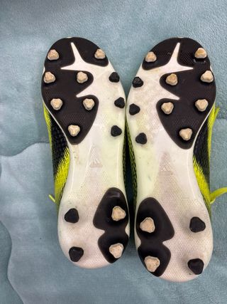 Zapatos de fútbol Adidas amarillos