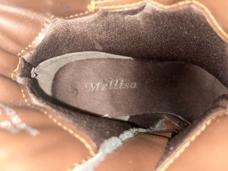 Botines de tacón marrones con encaje