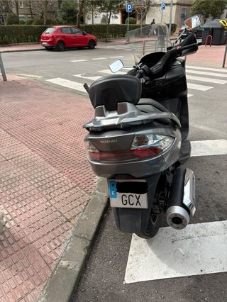 Suzuki Burgman 400 K8