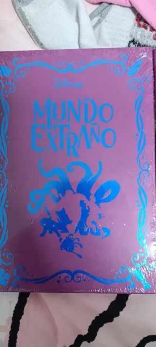 un mundo extraño colección novelas inolvidables