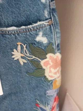 Minifalda Mango bordada Talla XS