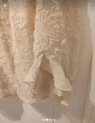 Blusa beige con encaje