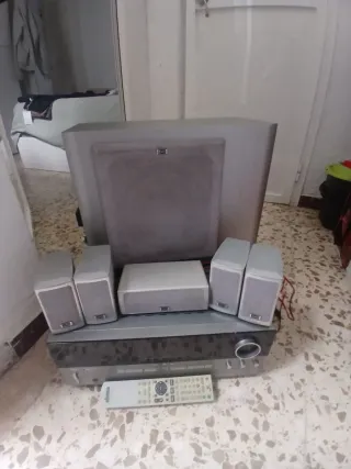 Amplificador Harman Kardon+5.1 altavoces Vieta