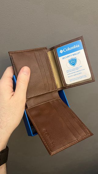 Cartera Columbia de cuero marrón