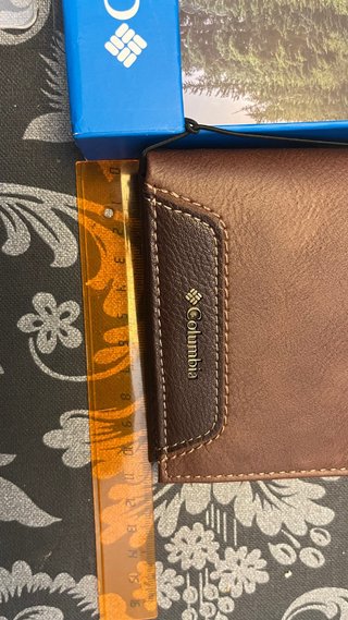 Cartera Columbia de cuero marrón