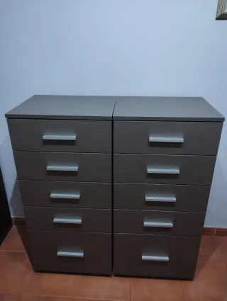 Cómodas de madera y metal