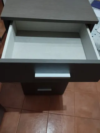 Cómodas de madera y metal