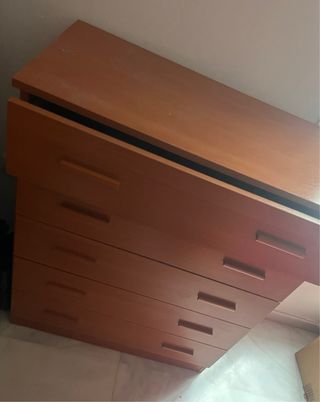 Cómoda 5 cajones color miel