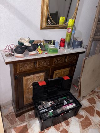 Mueble antiguo manchego entrada madera mármol