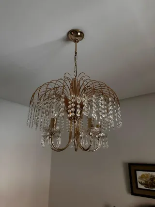 Lámpara colgante dorada con cristales