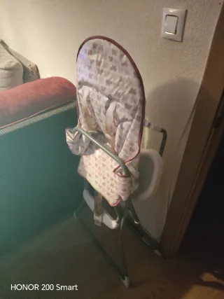 Trona para bebé con estampado de mariposas