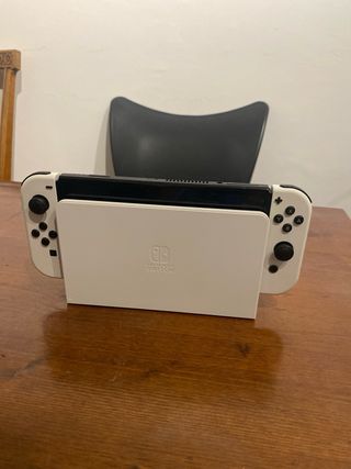 Nintendo Switch OLED Blanca + 2 Mandos + 2 Juegos
