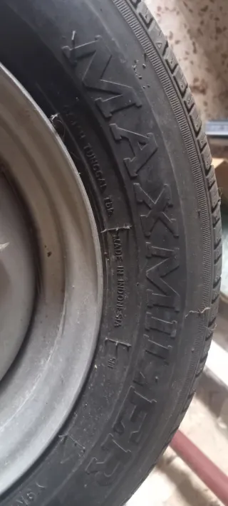 Ruefas remolque Maxmiler 185/60 R12C 104/101N FRT