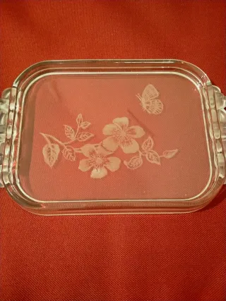 Bandeja de cristal decorada