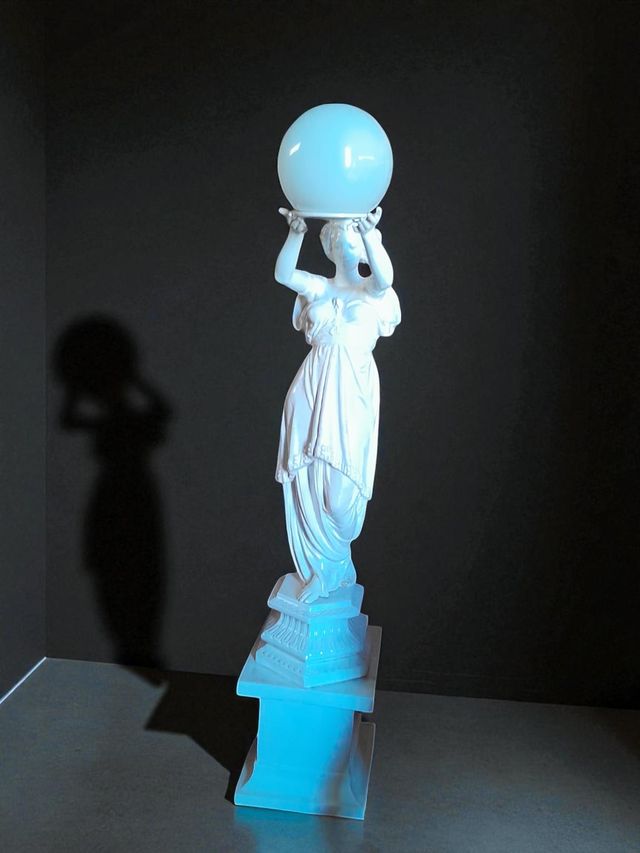 Escultura Lámpara Blanca Porcelana