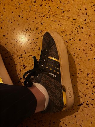 Sneakers Liu Jo marroni con logo dorato