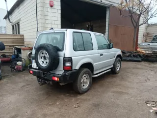 Mitsubishi Montero 2003