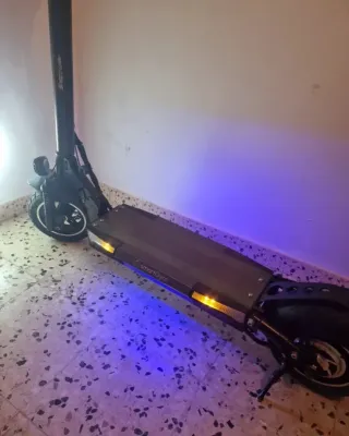 Patinete Eléctrico con Luces LED