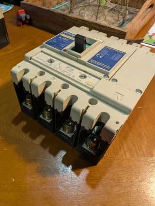Interruptor Mitsubishi NF160-SGW 160A