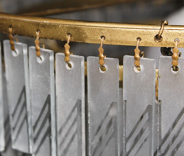 Lámpara de techo cristal y metal dorado