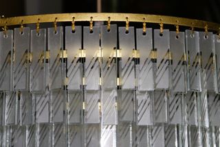 Lámpara de techo cristal y metal dorado