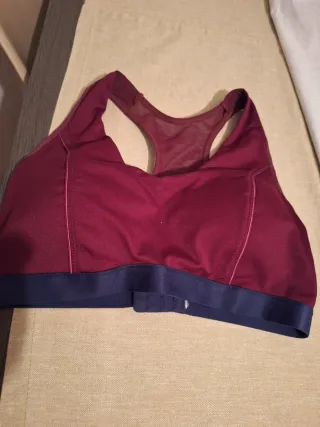 Top deportivo burdeos y azul