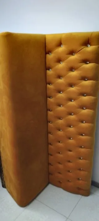 Sofás ( grandes y pequeños)naranja capitoné