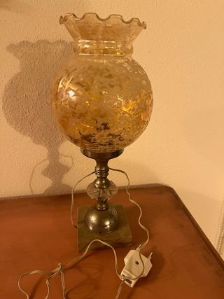 Lámpara pequeña antigua dorada