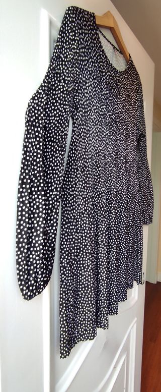 Vestido Stradivarius negro y blanco