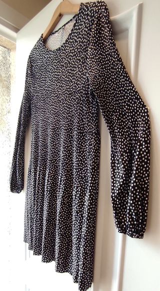 Vestido Stradivarius negro y blanco