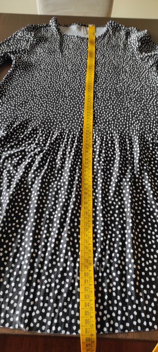 Vestido Stradivarius negro y blanco