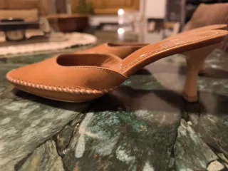 Zapato destalonado piel Laura Lor marrón