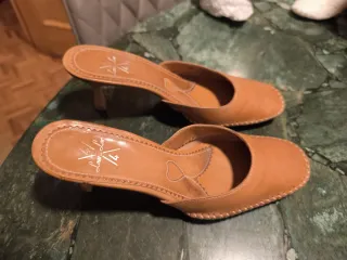 Zapato destalonado piel Laura Lor marrón