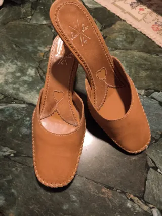 Zapato destalonado piel Laura Lor marrón