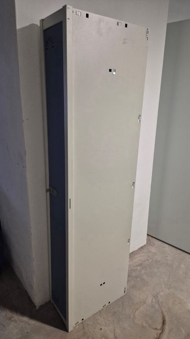 Taquilla metálica beige