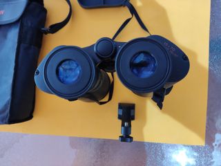 Prismáticos Celestron con funda y trípode