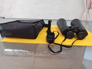 Prismáticos Celestron con funda y trípode