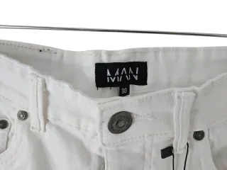 Vaquero corto Boohoo