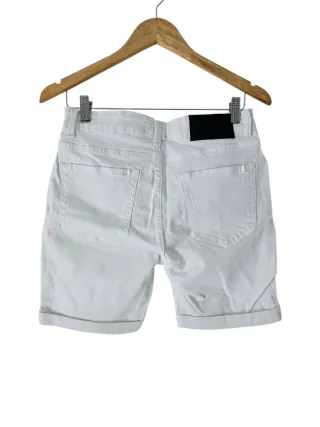 Vaquero corto Boohoo