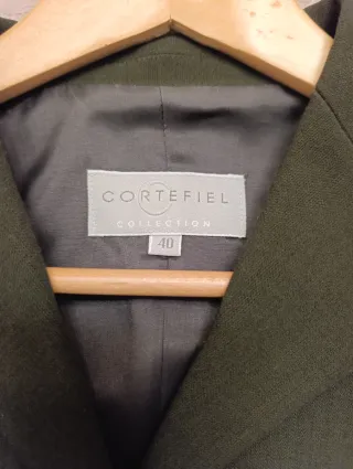 Traje Cortefiel verde oliva talla 40