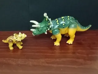 Triceratops y Bebé Playmobil