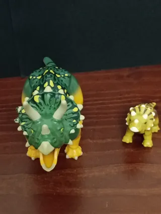 Triceratops y Bebé Playmobil